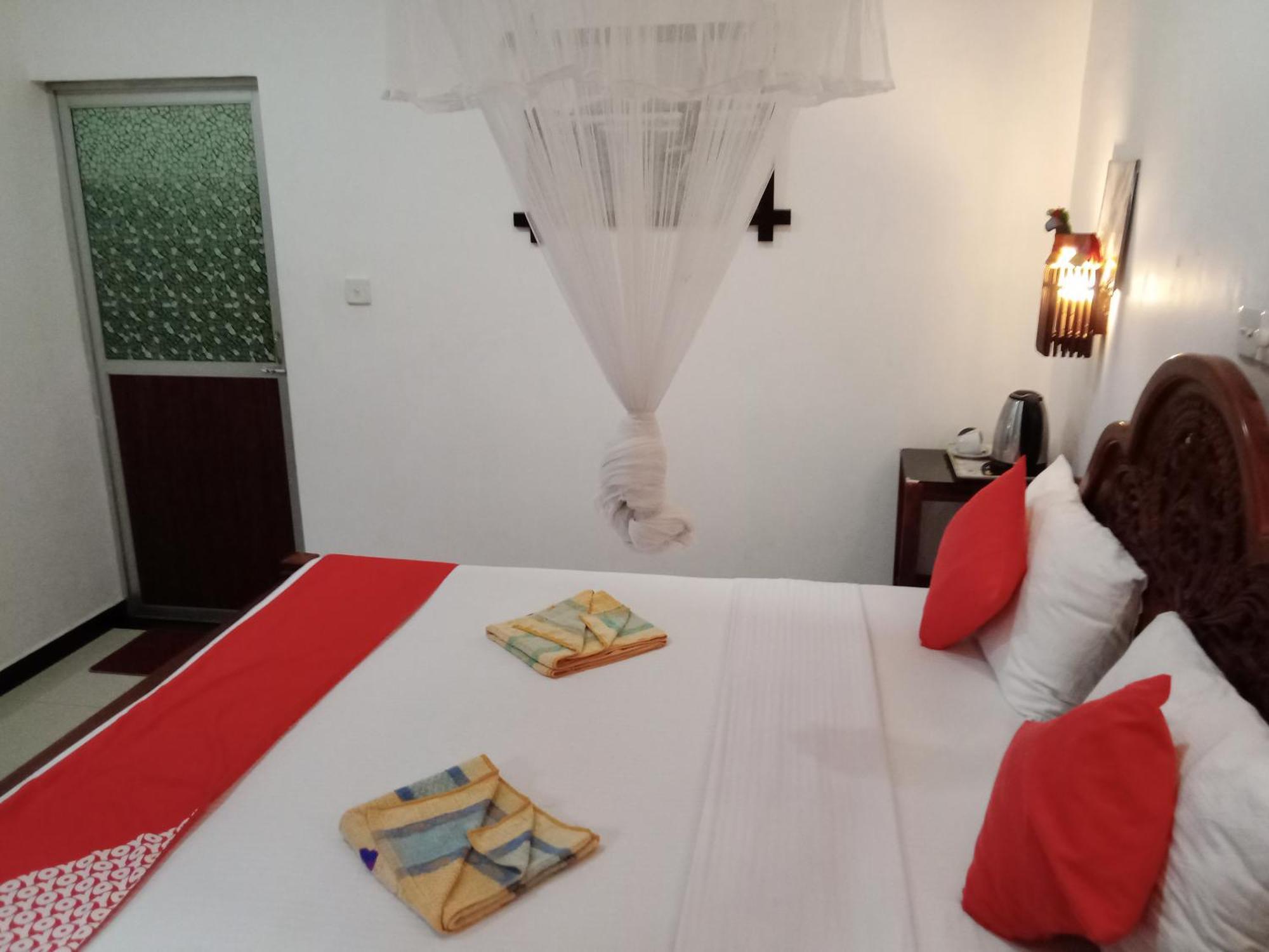 Awon Mirissa Hotel Room photo