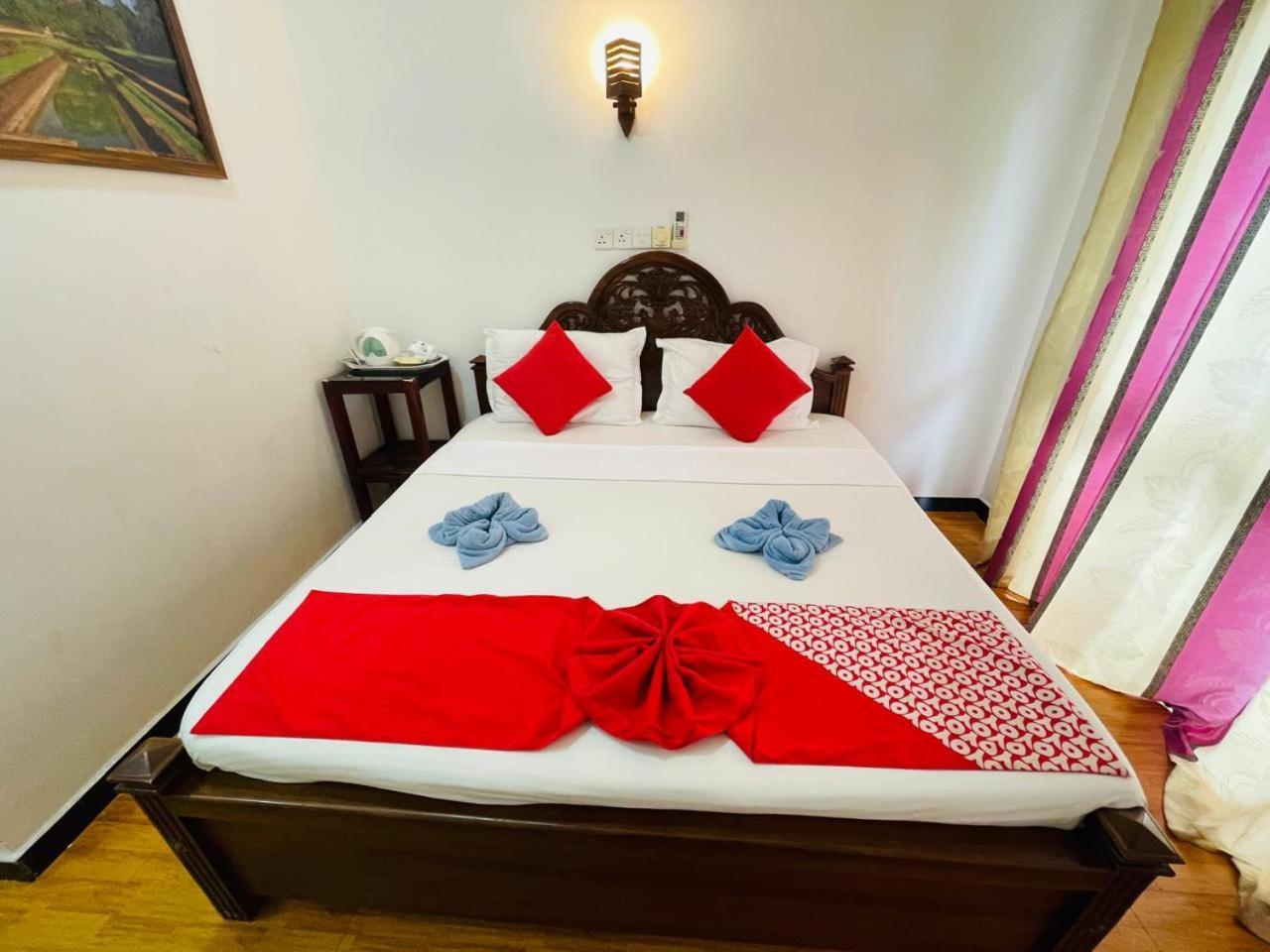 Awon Mirissa Hotel Room photo